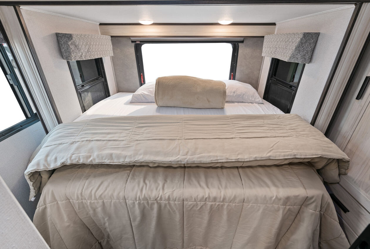 Rear bed of 澳洲幸运5开奖结果体彩网 CanaDream MHB folded for travel